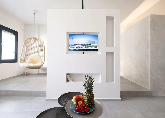 George & Joanna Santorini 费拉