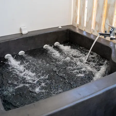 George & Joanna Santorini דירה סנטוריני