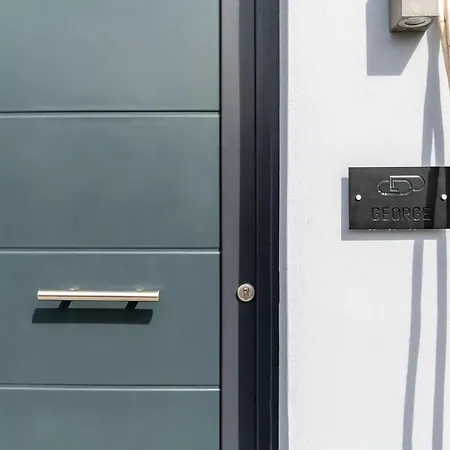 George & Joanna Santorini * סנטוריני