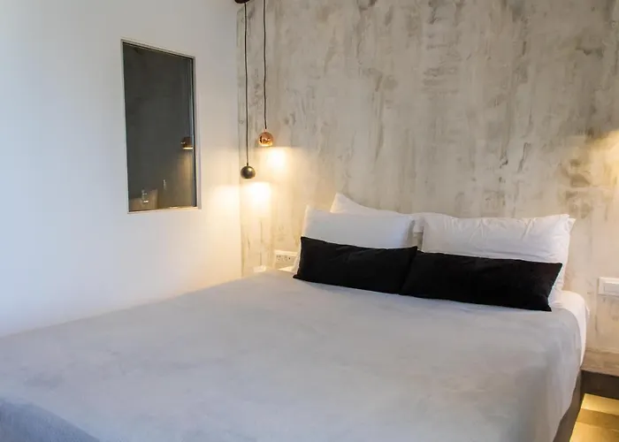 George & Joanna Santorini * サントリーニ