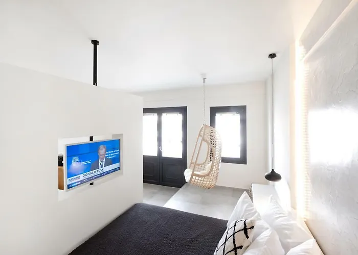 George & Joanna Santorini * Fira (Santorini)